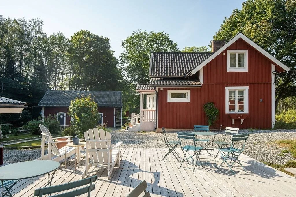 Deck & terrace